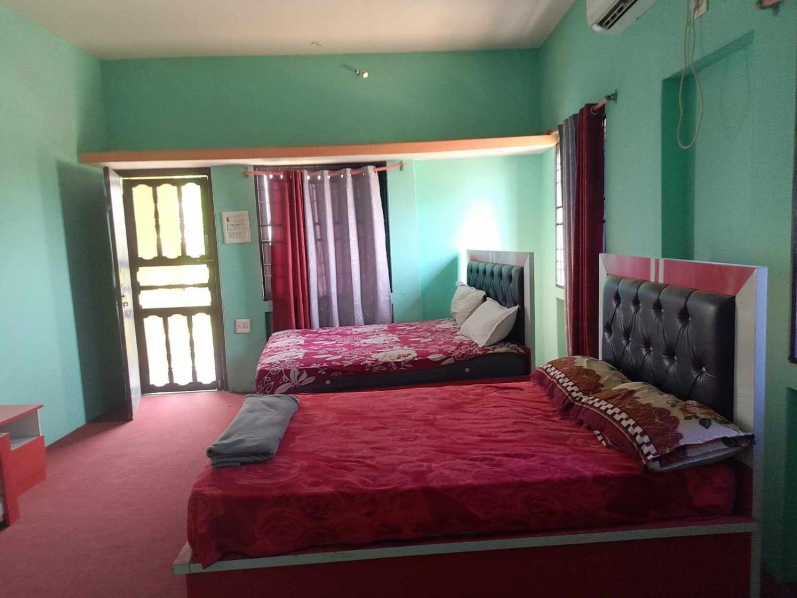 Subha Laxmi Hotel & Lodge Bahāsi Exterior foto